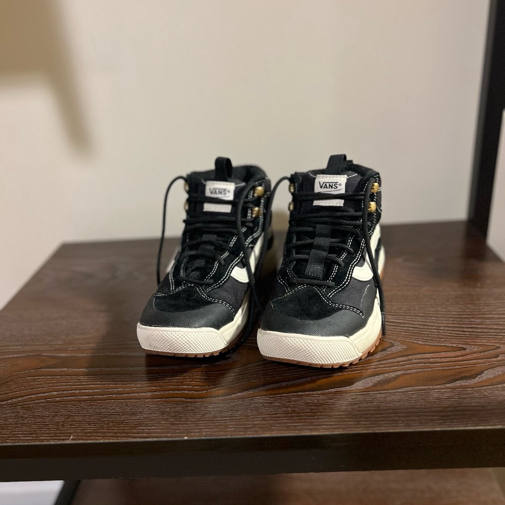 Vans Ultrarange Waterproof Insulated Shoe